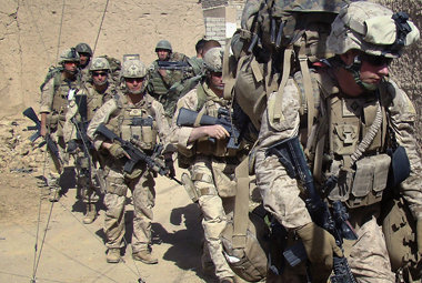 Entfesselter Imperialismus, neue Kolonialkriege: US-Marines und
... Entfesselter Imperialismus, neue Kolonialkriege: US-Marines und
...