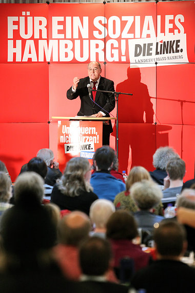 Gregor Gysi beim Landesparteitag der Partei Die Linke am
Sonnabe... Gregor Gysi beim Landesparteitag der Partei Die Linke am
Sonnabe...