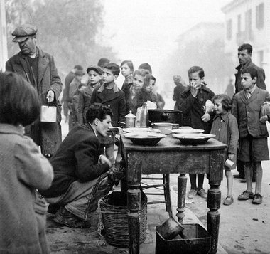 EAM-Suppenküche in Athen, Dezember 1941