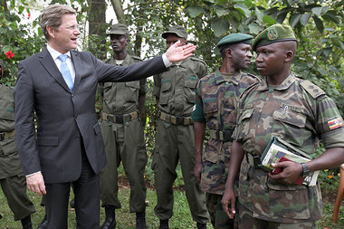 Au&szlig;enminister Guido Westerwelle (FDP) bei einem Treffen
mi...