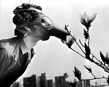 M&uuml;ssen wir bald durch Gasmasken riechen?