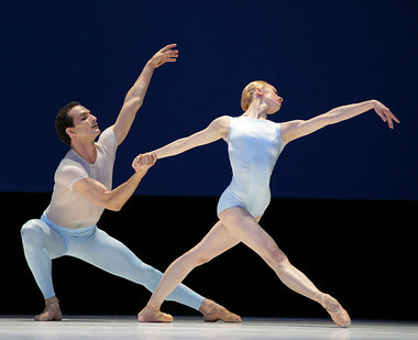 Lacht kehlig: Bubení&amp;#269;ek (links)