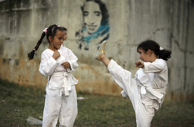 Damen in Weiß: Jugendrevolte in Havanna, Januar 2011