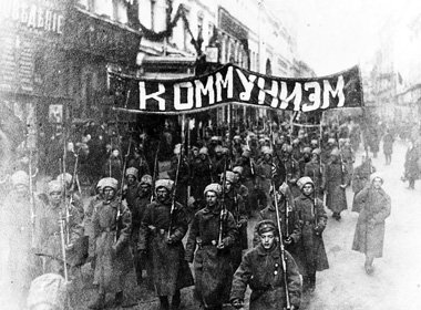 Welthistorischer Umbruch: Soldaten in den Stra&szlig;en
Moskaus,...