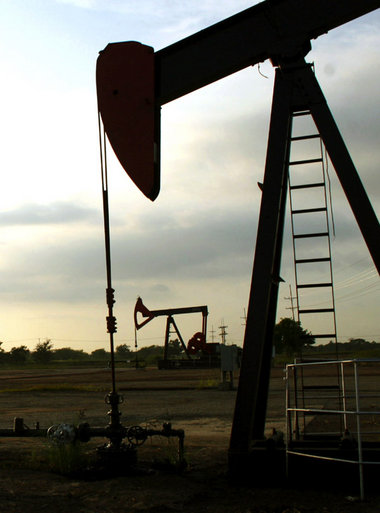 Pferdekopfpumpen auf dem Lagunillas-Ölfeld am östlichen Ufer des...