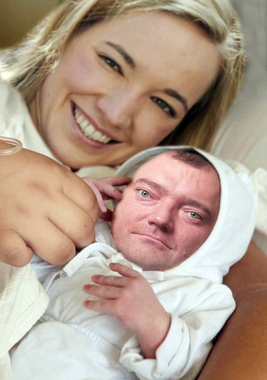 Aber muß ein Baby eigentlich erdulden, daß seine
Mut... Aber muß ein Baby eigentlich erdulden, daß seine
Mut...