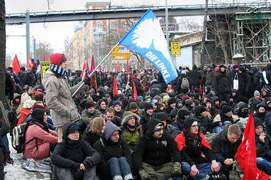 Blockade des Neonaziaufmarsches am 13. Februar 2010 in
Dresden