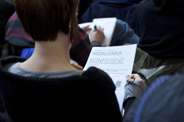 Zu den Veranstaltern der Tagung gehörten auch Linkspartei,
... Zu den Veranstaltern der Tagung gehörten auch Linkspartei,
...