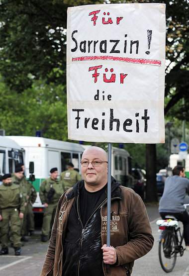 Perfide Inszenierung: Thilo Sarrazin verdiente an seinem
kalkuli...