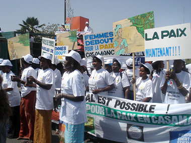 Dakar, 6. Februar: Senegalesische Frauen fordern bei der
Er&ouml...