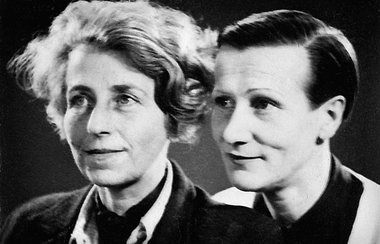 Die K&amp;uuml;nstlerin (l.) und ihre Lebensgef&amp;auml;hrtin H...