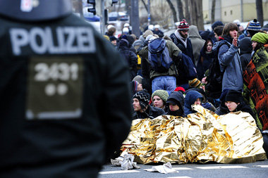 Friedliche Blockierer am 19. Februar in Dresden. LKA bezeichnet
...