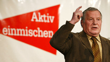 Bisher nannte Die Linke die Forderung nach einer
milit&auml;risc...