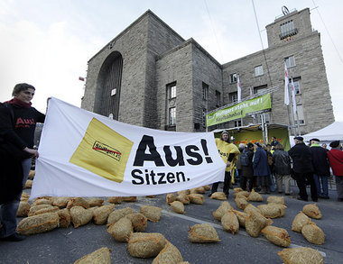 Der Widerstand geht weiter: Am Montag demonstrierten wieder
mehr...