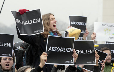 Zwei Drittel aller Deutschen halten Merkels Schwenk in der
Atomp...