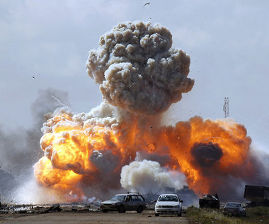&raquo;Nur zum Schutz der Zivilbev&ouml;lkerung&laquo;:
Bombardi...
