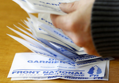 Stimmzettel f&uuml;r die Front National. Die extreme Rechte
wurd...