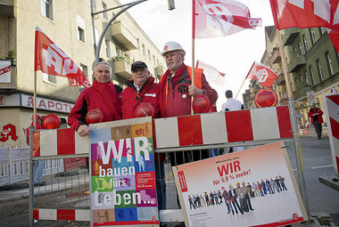 Protestaktion der IG BAU gegen unversch&auml;mte
Unternehmerange...