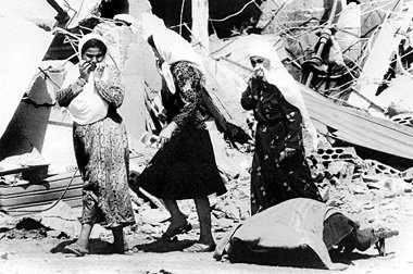 Entsetzen nach dem Massaker – Palästinenserinnen in Sabra (19. S...