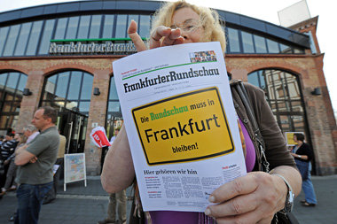 Mehrfach traten Redakteure und Mitarbeiter der FR in den Warnstr... Mehrfach traten Redakteure und Mitarbeiter der FR in den Warnstr...