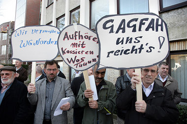 GAGFAH-Mieter wehren sich. Hier im M&auml;rz auf einer Kundgebun...