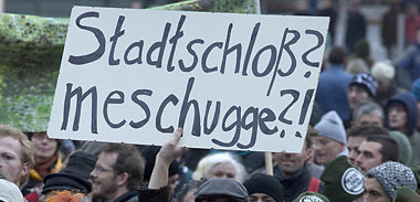 Der »Palast der Republik« wurde am 23.April 1976 er&... Der »Palast der Republik« wurde am 23.April 1976 er&...