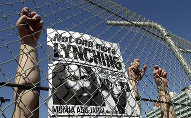 Proteste gegen das Todesurteil f&uuml;r Mumia Abu-Jamal in Los A...