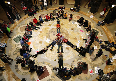 10. März 2011, Studenten im State Capitol in Madison/Wisconsin