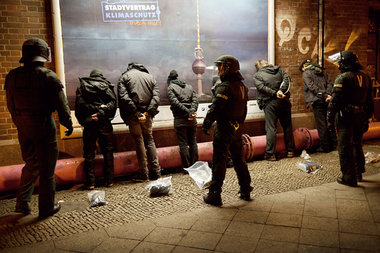 Berlin, 2. Februar: Mit einem Großaufgebot von 2500 Polizisten s...