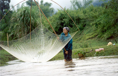 Fischfang wie vor Hunderten Jahren – Laos ist einer der ärmsten ... Fischfang wie vor Hunderten Jahren – Laos ist einer der ärmsten ...