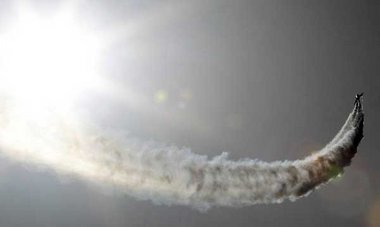 Plötzlicher Kurswechsel: Auf Kooperation folgte Krieg (Kampfflug... Plötzlicher Kurswechsel: Auf Kooperation folgte Krieg (Kampfflug...