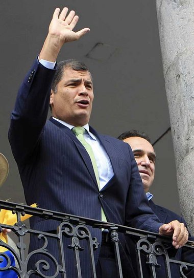 Ecuadors Präsident Rafael Correa erwartet einen deutlichen Sieg ... Ecuadors Präsident Rafael Correa erwartet einen deutlichen Sieg ...