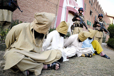 Bürgerkrieg gegen den »Terror«: Pakistanische S... Bürgerkrieg gegen den »Terror«: Pakistanische S...