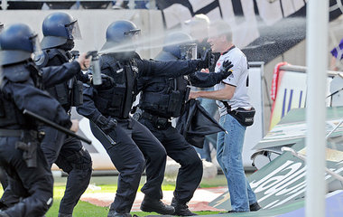 Es war noch nie einfach, Eintracht-Fan zu sein: Polizei- und Fan...