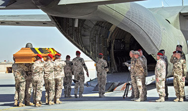 Zur&uuml;ck in die Heimat: Die Bundeswehr verabschiedet die am 2...