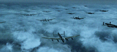 "Dresden", fliegende Fiktion im ZDF. Sonntag und Montag 20.15 Uh... "Dresden", fliegende Fiktion im ZDF. Sonntag und Montag 20.15 Uh...