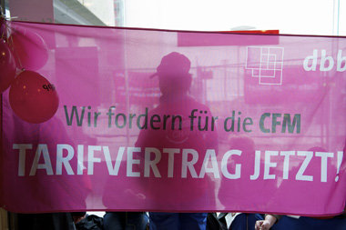 Streikauftakt an Charité und CFM am 2. Mai in Berlin Streikauftakt an Charité und CFM am 2. Mai in Berlin
