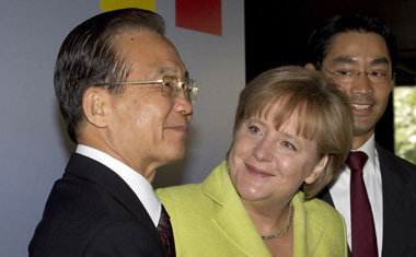 Im neuen Land des Lächelns: Kanzlerin Merkel empfängt ... Im neuen Land des Lächelns: Kanzlerin Merkel empfängt ...