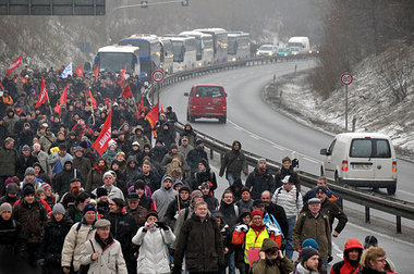 20000 Demonstranten verhinderten am 19. Februar einen Neonaziauf... 20000 Demonstranten verhinderten am 19. Februar einen Neonaziauf...