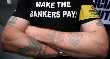 Klare Körpersprache: »Laß die Banker zahlen&laq... Klare Körpersprache: »Laß die Banker zahlen&laq...
