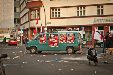 Das Ende einer Kundgebung: Rechte ließen ihren Wagen wegen Wasse...