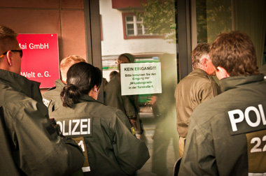 Es blieb dabei: Polizei und Nazis mußten leider draußen bleiben