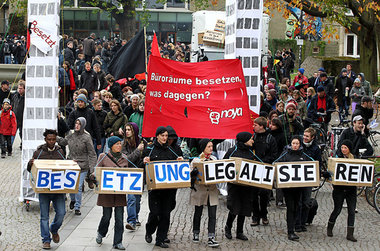 Demonstration gegen Mietsteigerung und Wohnungsnot im November 2...