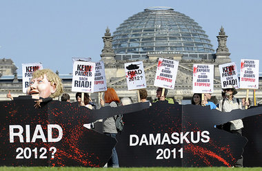 Protest gegen Panzerexport: W&auml;hrend der &raquo;aktuellen St...
