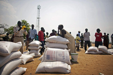 Die Menschen im Südsudan benötigen auch künftig U... Die Menschen im Südsudan benötigen auch künftig U...