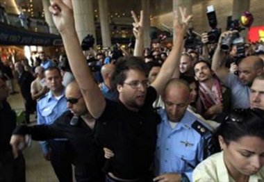 Verhaftung eines israelischen Aktivisten in Tel Aviv