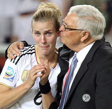 Oioi, Sseiße! Simone Laudehr und Froschkönig Oioi, Sseiße! Simone Laudehr und Froschkönig