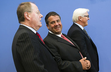 Jetzt kommen die Euro-Retter: Die SPD-Politiker Steinbr&uuml;ck,...