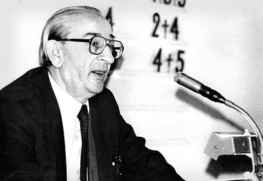Gerhard Bassarek (1918–2008) 1987 auf einer Tagung der Chr... Gerhard Bassarek (1918–2008) 1987 auf einer Tagung der Chr...