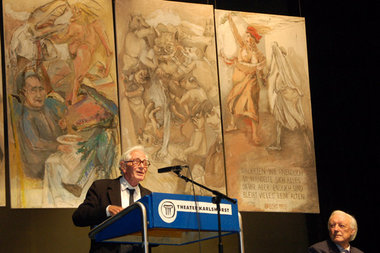 Widersprüche zwischen dem Moralisch-Philosophischen und dem Poli...